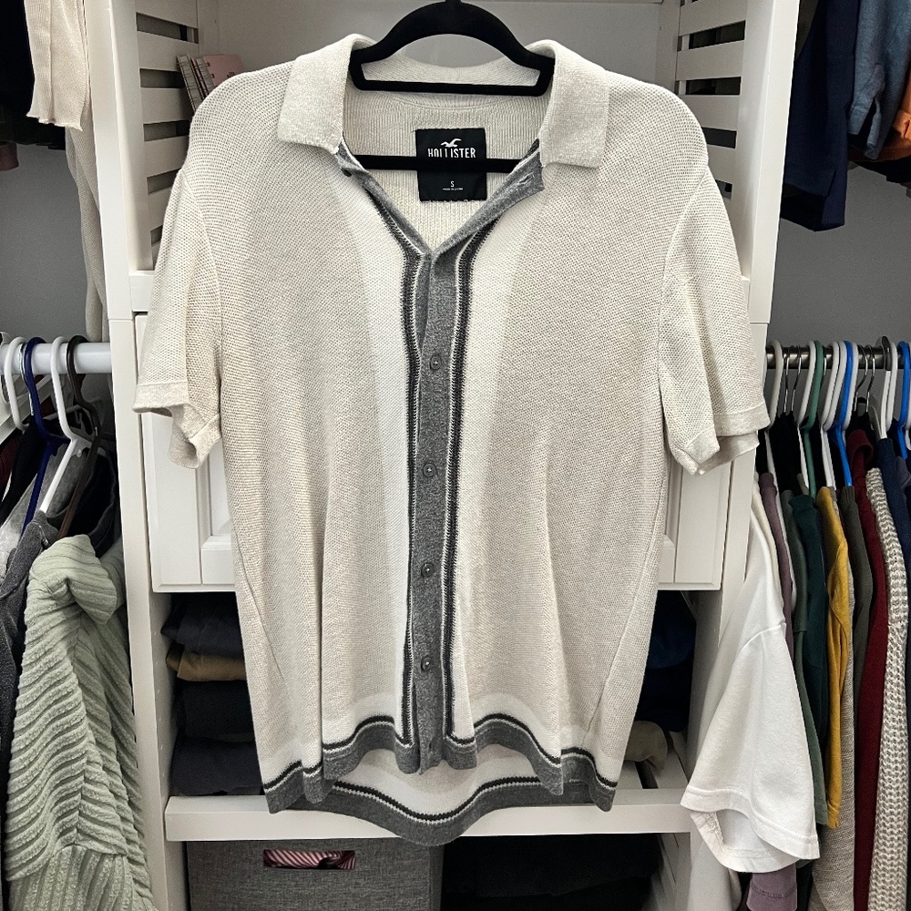 Hollister Short Sleeve Button Up Shirt